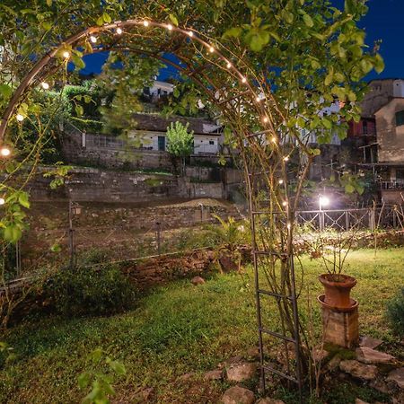 Biassa La Casa Delle Pietre Parlanti - Casa In Pietra Ai Piedi Del Parco Delle 5 Terre B&B 외부 사진