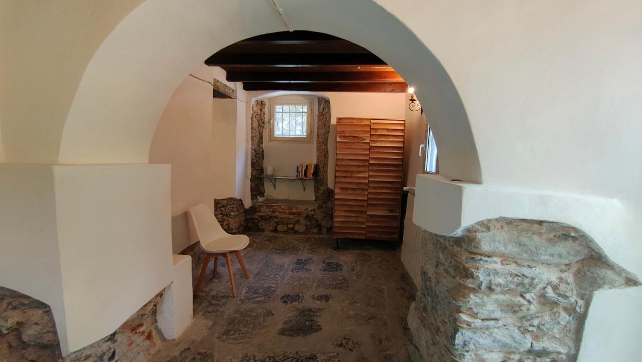 Biassa La Casa Delle Pietre Parlanti - Casa In Pietra Ai Piedi Del Parco Delle 5 Terre B&B 외부 사진