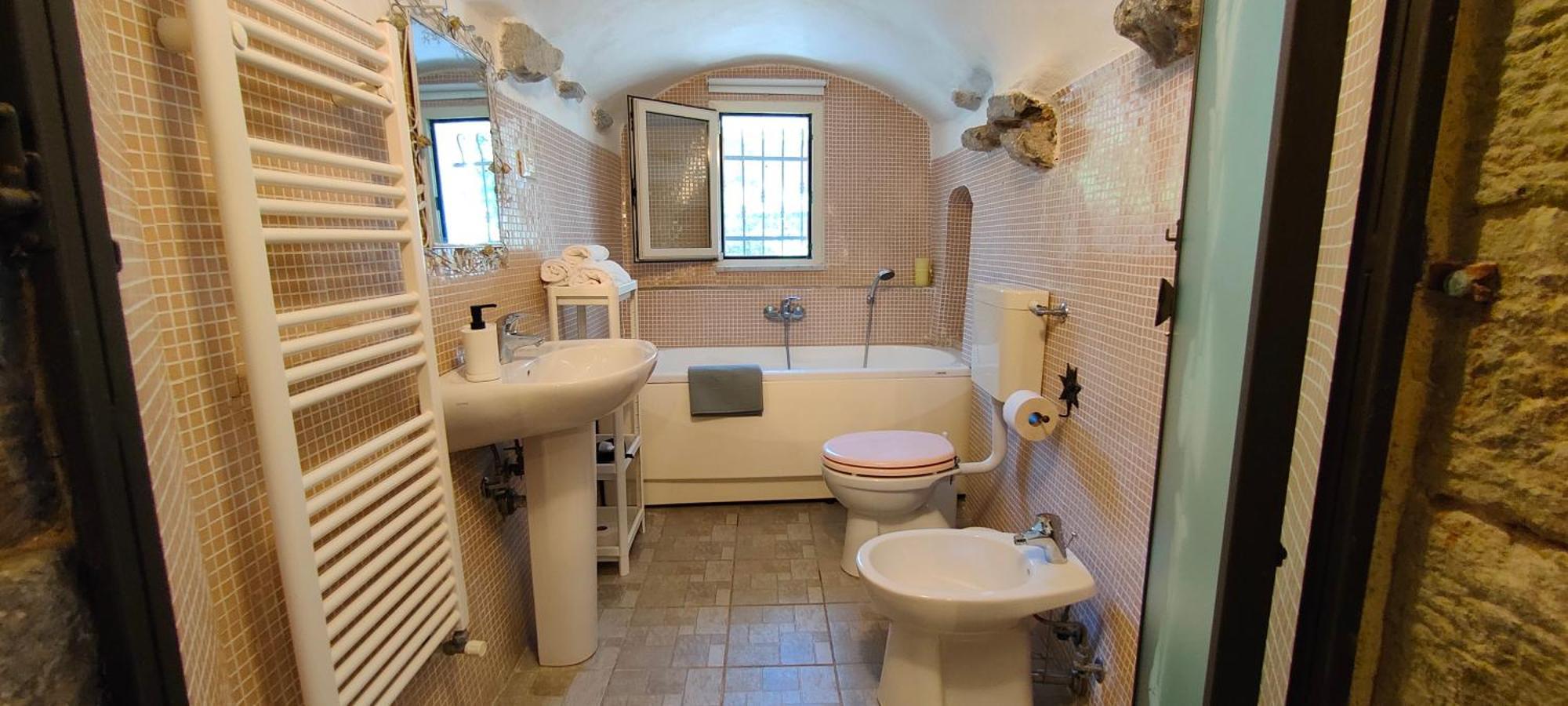 Biassa La Casa Delle Pietre Parlanti - Casa In Pietra Ai Piedi Del Parco Delle 5 Terre B&B 외부 사진