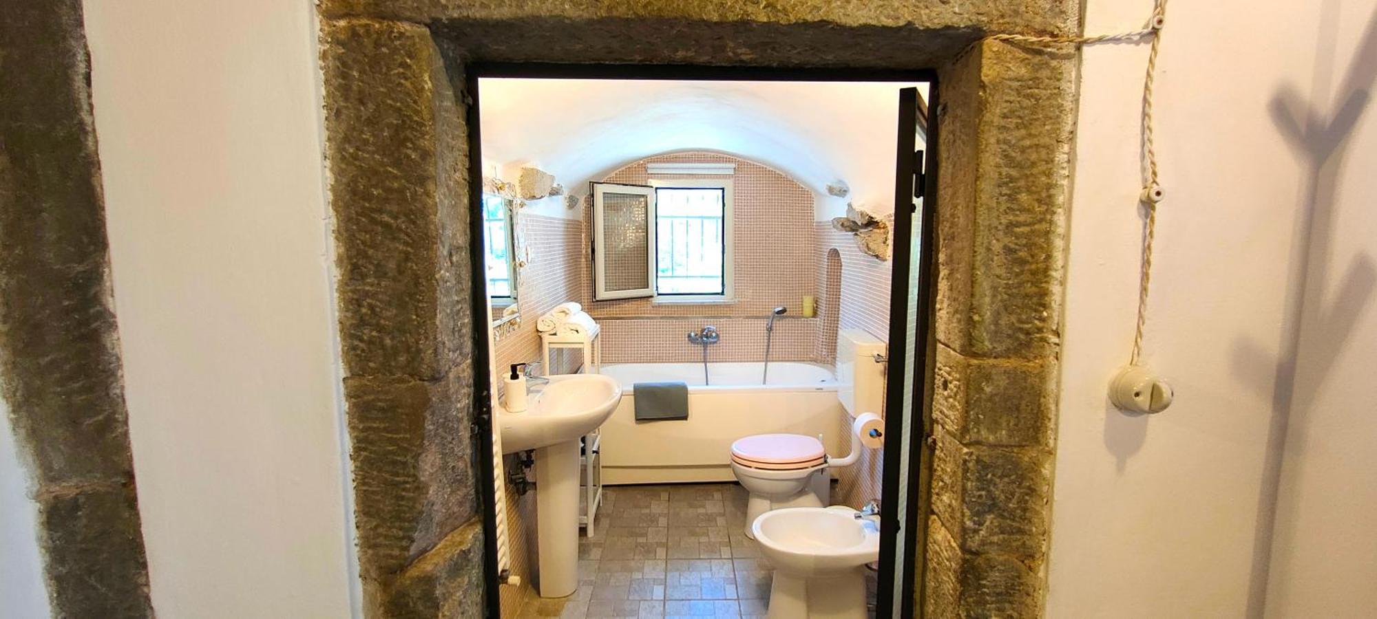 Biassa La Casa Delle Pietre Parlanti - Casa In Pietra Ai Piedi Del Parco Delle 5 Terre B&B 외부 사진