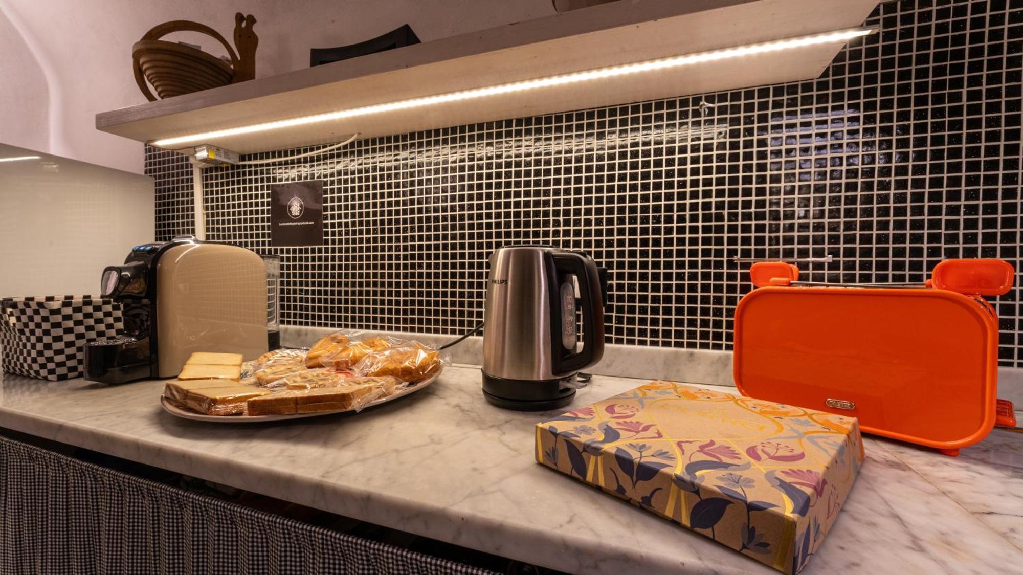 Biassa La Casa Delle Pietre Parlanti - Casa In Pietra Ai Piedi Del Parco Delle 5 Terre B&B 외부 사진