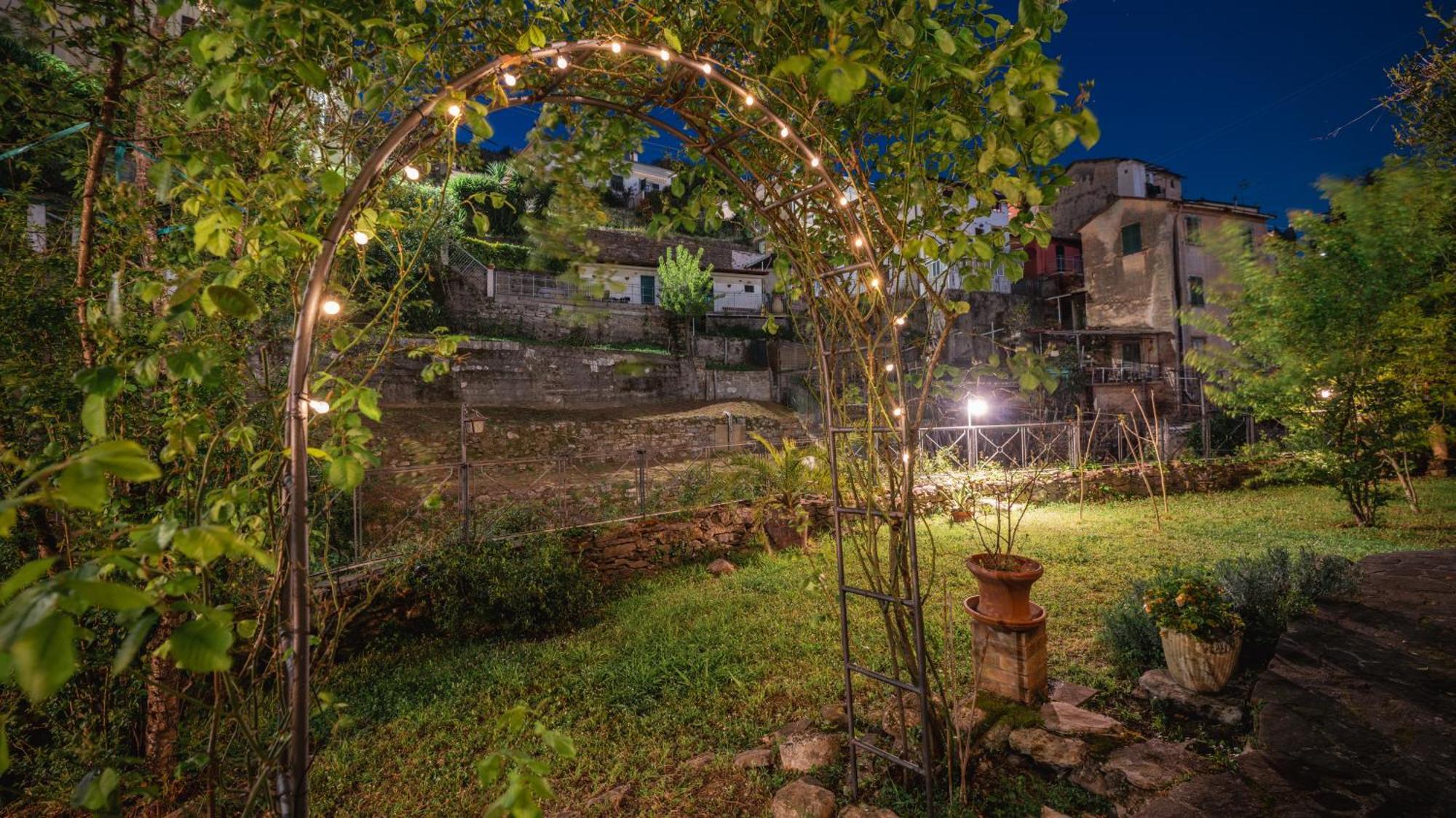 Biassa La Casa Delle Pietre Parlanti - Casa In Pietra Ai Piedi Del Parco Delle 5 Terre B&B 외부 사진
